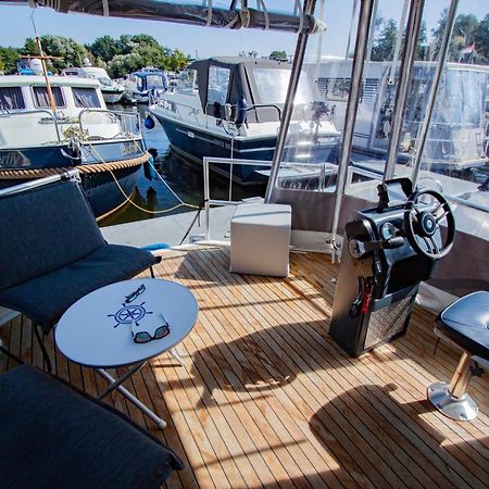 Hausboot Hotell Hennigsdorf Eksteriør bilde
